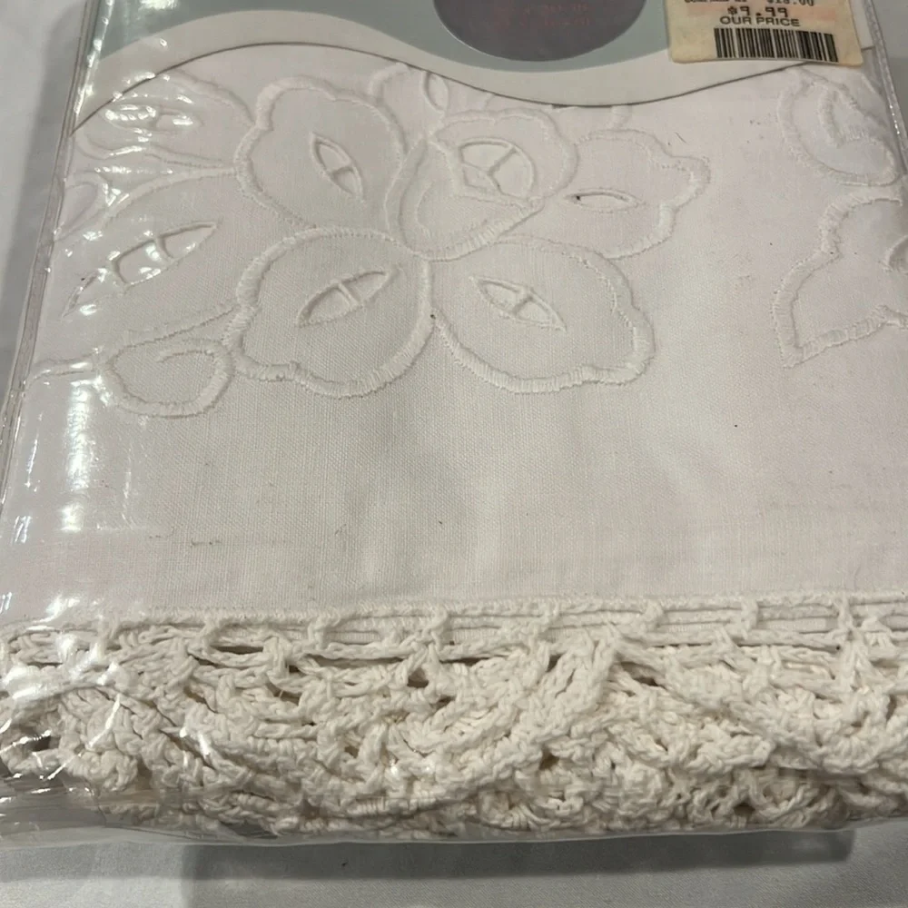 Hand Made Lace Vintage 90's Salzburg Pillow Case 1 Pair Standard - Picture 4 of 4